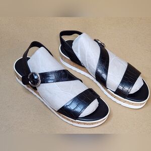 Marc Fisher Woman’s Black 9M Sandal Gilma